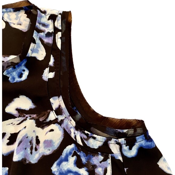 Simply Vera Vera Wang | Petite Blue and Black Floral Sleeveless Blouse | PL - Picture 5 of 7